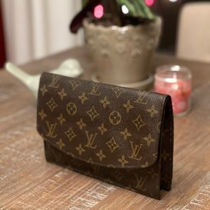 🌺 AUTH LOUIS VUITTON MONOGRAM CLUTCH 🌺 RARE EXCELLENT CONDITION